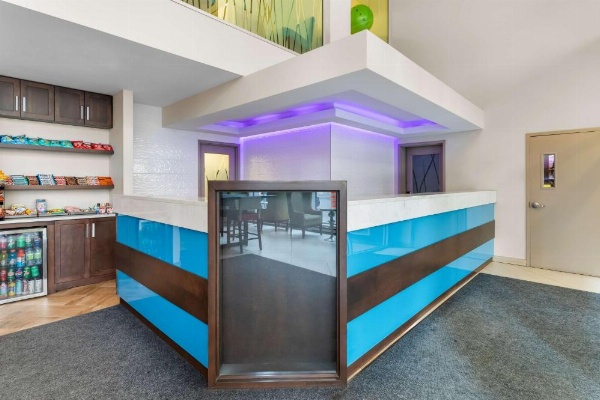 Best Western Plus Hotel Montreal image 9